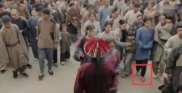 Những hạt sạn siêu to siêu khổng lồ khiến khán giả không thể nhịn cười trong phim cổ trang-1