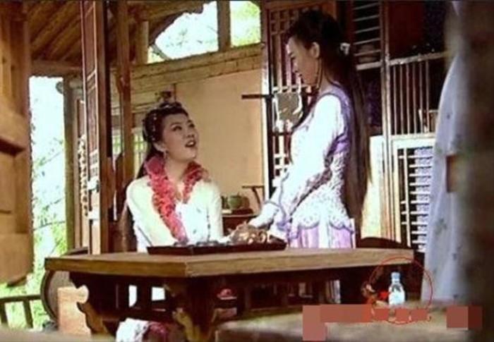 Những hạt sạn siêu to siêu khổng lồ khiến khán giả không thể nhịn cười trong phim cổ trang-8