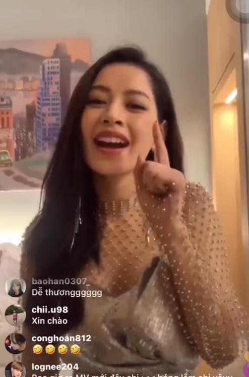 Hát ru chúc fan ngủ ngon, Chi Pu dù xinh tựa thiên thần vẫn bị ví như thảm họa mạng Trần Đức Bo-3