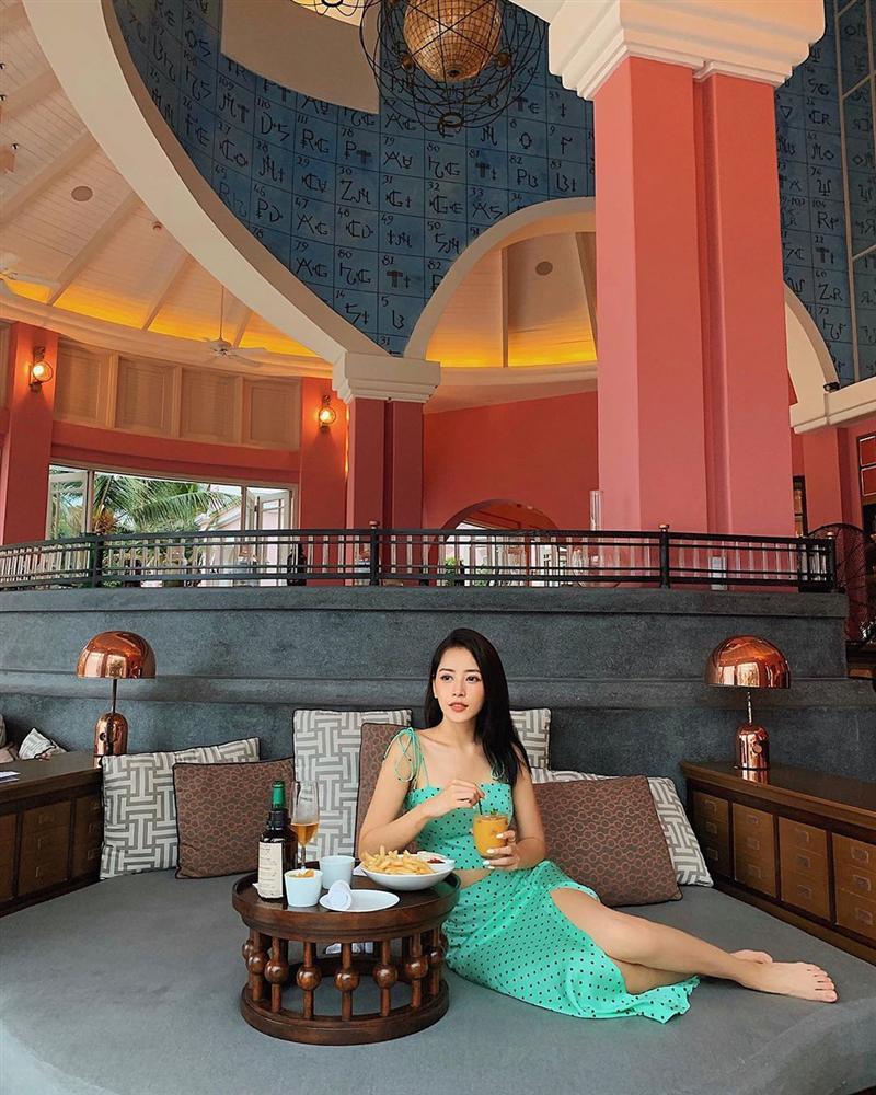 Hát ru chúc fan ngủ ngon, Chi Pu dù xinh tựa thiên thần vẫn bị ví như thảm họa mạng Trần Đức Bo-14