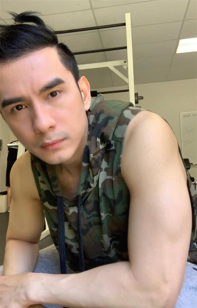 Sau kiểu củ hành cuốn lô, Đan Trường lại đổi sang tóc em đuôi gà vì lý do rất thú vị-1