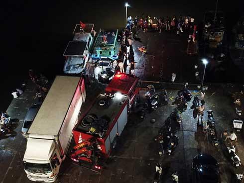 Tìm thấy thi thể bé trai 4 tuổi rơi xuống biển Hạ Long, bà và mẹ quỵ ngã-8