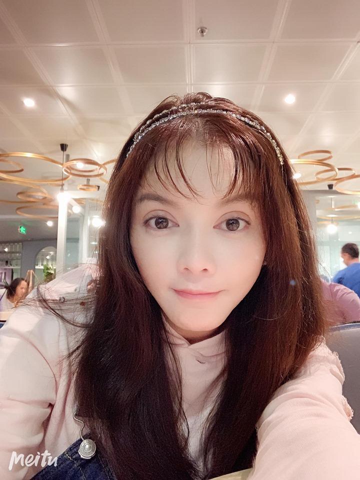 Định hack tuổi với mái mưa lưa thưa, Lý Nhã Kỳ không ngờ phá sản vì nhan sắc kém sang hơn hẳn-4