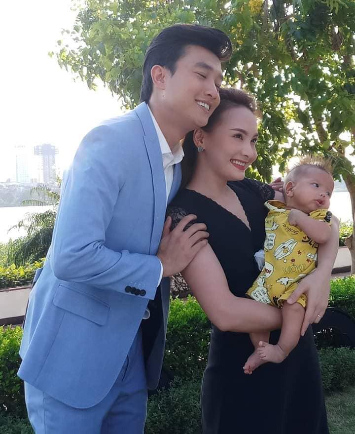 Về Nhà Đi Con lộ ảnh kết phim: Sau tất cả, Thư vẫn tha thứ và quay về bên Vũ-1