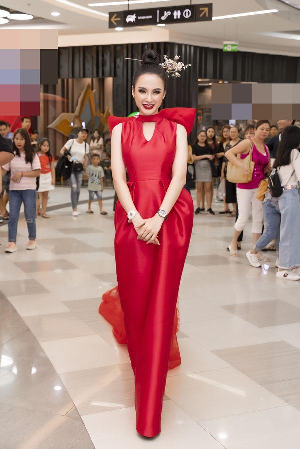 Ở ẩn hồi lâu, Angela Phương Trinh lại bùng nổ với tạo hình độc lạ khó ai sánh kịp-1