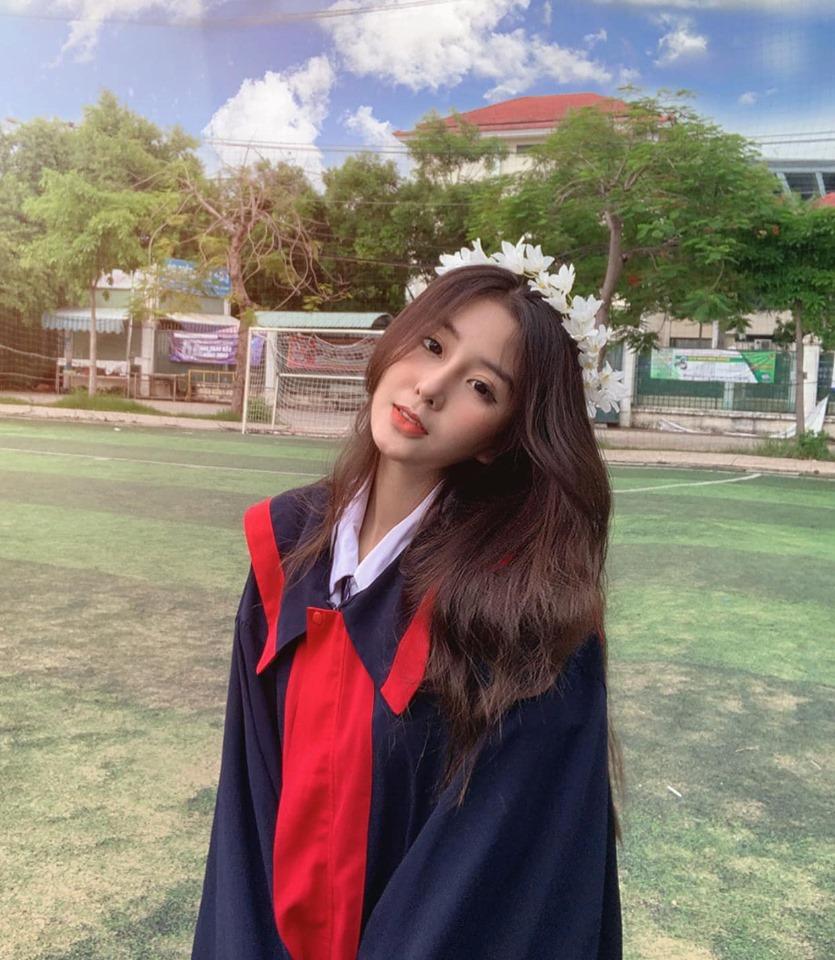 Vừa lộ điểm thi THPT Quốc gia thấp lẹt đẹt, hotgirl đình đám Sài thành lại gây sốc với phát ngôn: Đại học chỉ là hình thức-2