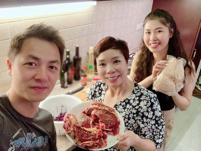 Vợ xinh của Đăng Khôi đi du lịch vẫn vào bếp làm món nhà giàu: Bất ngờ với mức giá-2