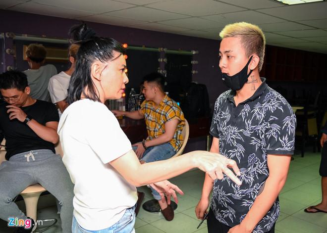 Hoài Lâm - con nuôi được o bế của Hoài Linh sớm phải lo toan vì vợ con-9