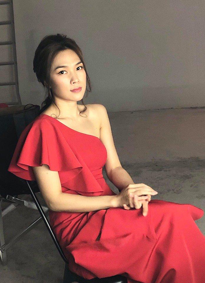 Chán bánh bèo, Mỹ Tâm chơi lớn với kiểu makeup đậm, mắt sắc như dao cau khiến CĐM trầm trồ-5