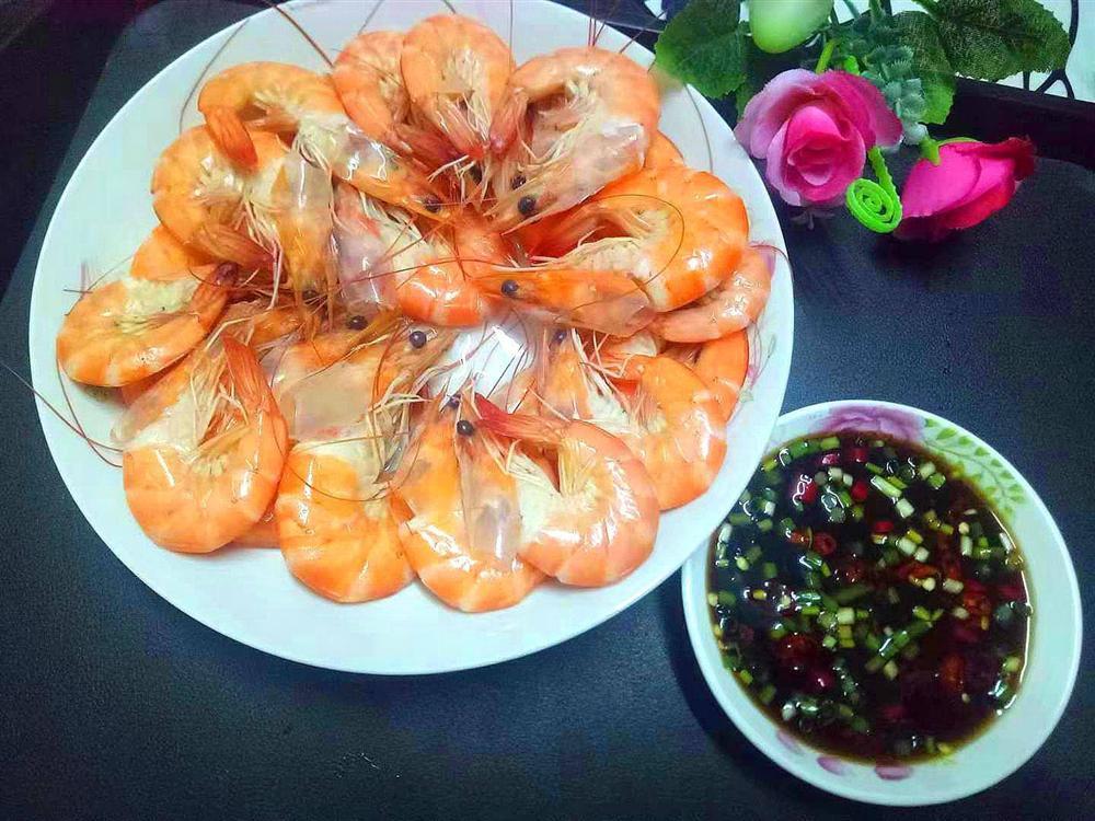 Dùng nước nóng hay lạnh để hấp tôm, hầu hết mọi người làm sai bảo sao tôm mất ngon-1