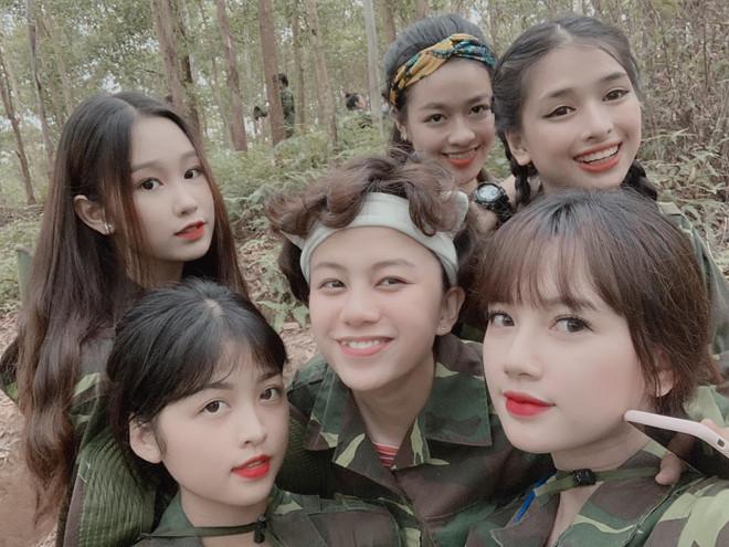 Đi tập quân sự, nữ sinh Hà Tĩnh bỗng chiếm spotlight vì ngoại hình đẹp xuất sắc-1