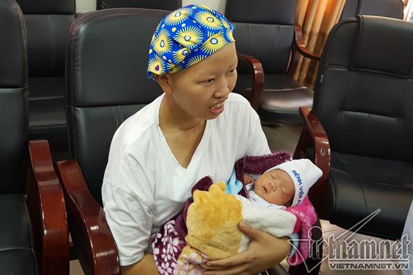 Bữa cơm đầu tiên của 2 mẹ con Bình An ở nhà-1