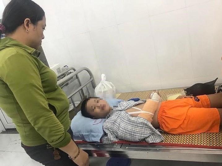 Bé 13 tuổi ở Quảng Nam bị thanh niên chở vào rừng đánh gãy tay, cướp 1,2 triệu-2