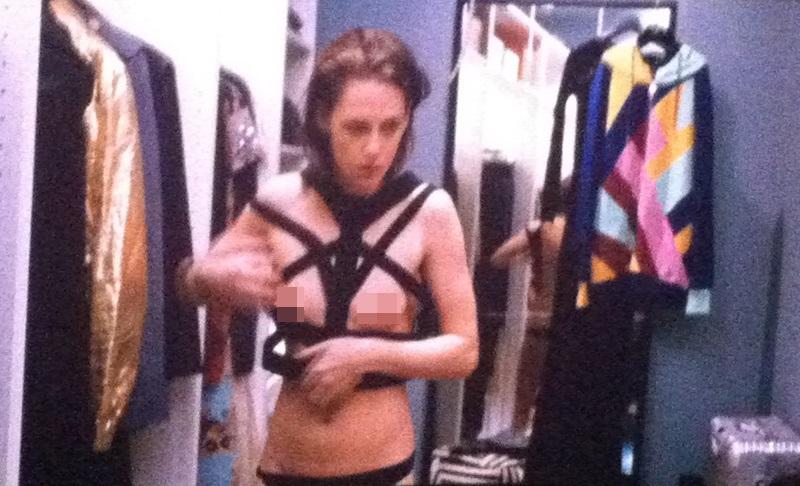 Kristen Stewart vô tư bán khỏa thân đi du lịch cùng bạn gái đồng giới-8