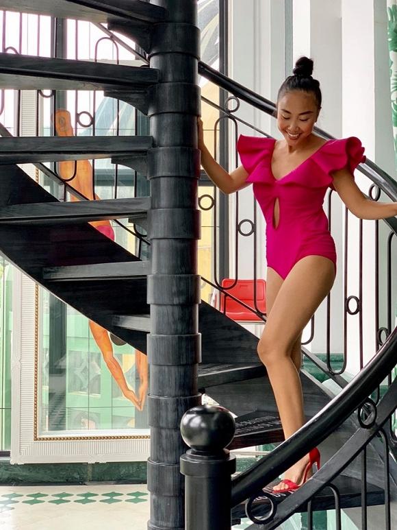 Đoan Trang diện đồ bơi màu mè khoe da nâu, body mãn nhãn ở tuổi 41-4