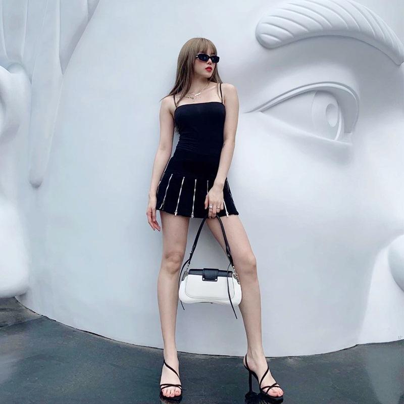 Thúy Vi khoe street style phô diễn vựa hoa quả quá đà lại già hơn hẳn Chi Pu dù kém 5 tuổi-10