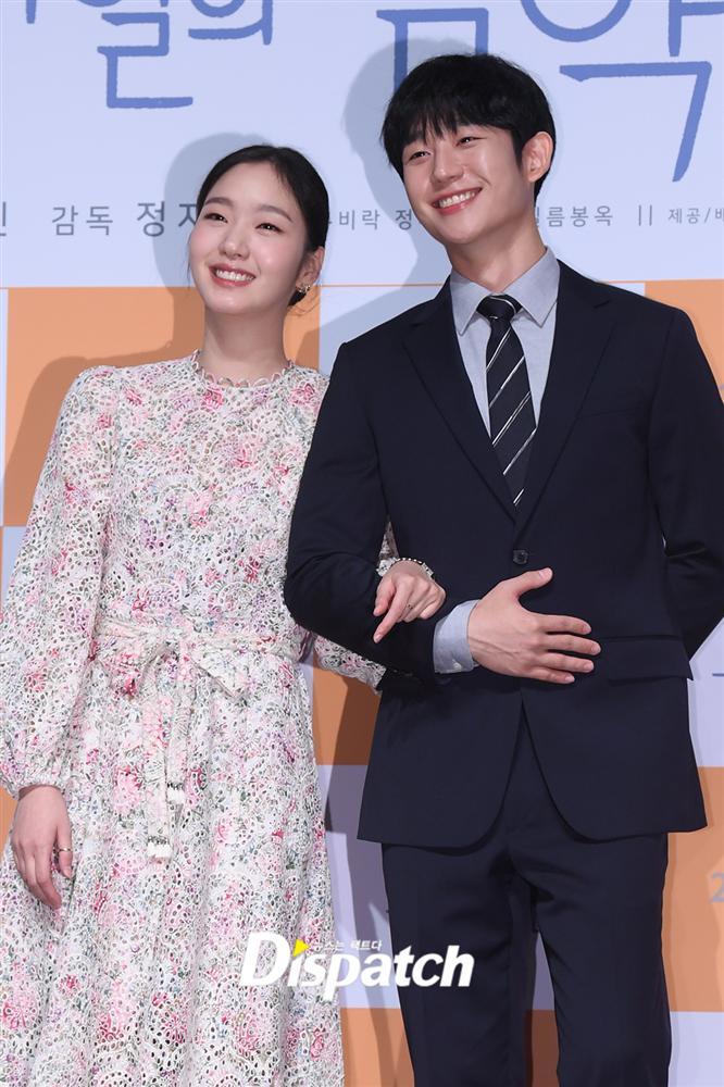 Vượt mặt Kim Yoo Jung - Jennie, IU được bình chọn là sao nữ giàu có và nổi tiếng nhất-8