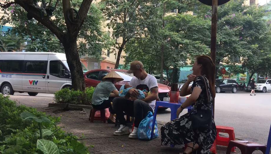 Về Nhà Đi Con lộ clip hot: Dũng nhận là bố cu Bon, ân cần chăm sóc mẹ con Thư-2