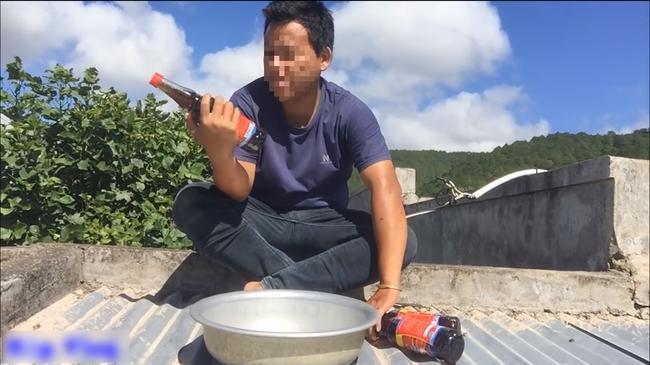 Đổ cả thau nước mắm vào mẹ chỉ để ăn mừng kênh đạt 1K sub, thanh niên bị ném đá sấp mặt vì hành động bất hiếu-2