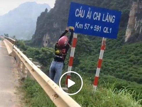 Cô gái bị nói 'làm xấu mặt dân phượt' vì dán logo nhóm lên biển báo