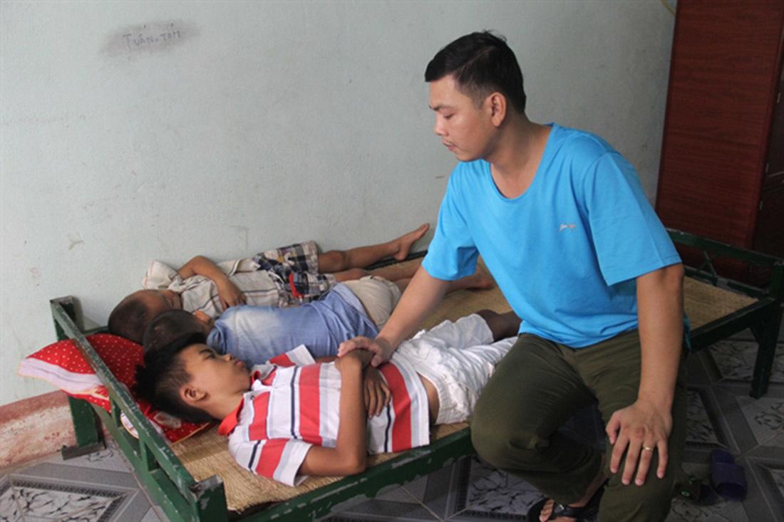 Nghi vấn 3 bé trai Nghệ An bị bắt cóc khi chỉ đường cho lái xe bán tải-1