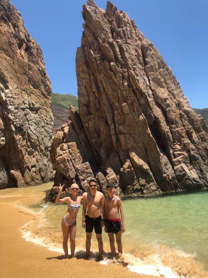 Học trò Tuấn Hưng - Hạnh Sino khoe ba vòng đâu ra đấy với bikini sặc sỡ bên hồ bơi-7