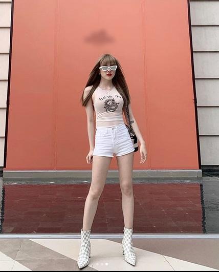 Đôi boots 14 triệu có gì đặc sắc mà từ Tóc Tiên, Thiều Bảo Trâm đến Khánh Linh đều mê mệt-4