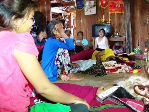 Câu cá ở đập thủy lợi, 3 nam sinh bị lật thuyền chết đuối-2