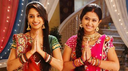 Nữ chính Anandi Cô dâu 8 tuổi lột xác thành thiếu nữ sexy khó cưỡng-3