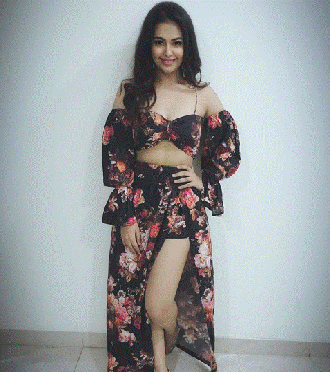 Nữ chính Anandi Cô dâu 8 tuổi lột xác thành thiếu nữ sexy khó cưỡng-7