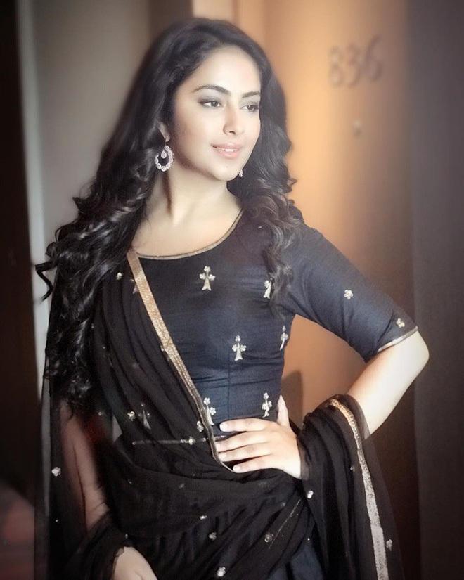 Nữ chính Anandi Cô dâu 8 tuổi lột xác thành thiếu nữ sexy khó cưỡng-10