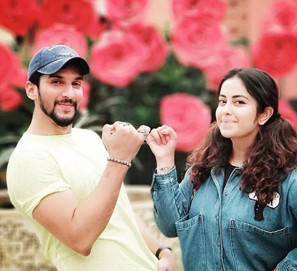 Nữ chính Anandi Cô dâu 8 tuổi lột xác thành thiếu nữ sexy khó cưỡng-13