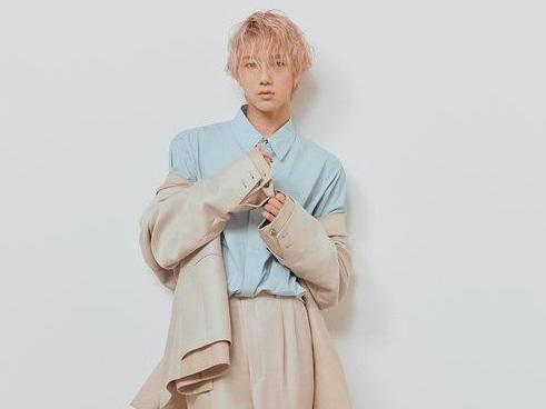Yesung (Super Junior) nhá hàng hình ảnh học tiếng Việt chuẩn bị cho màn chào hỏi fan Việt tại AAA 2019-4