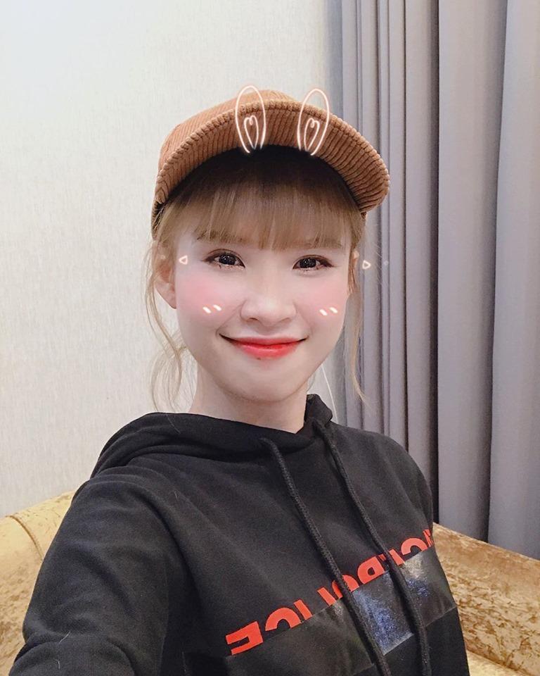 Mặc cả showbiz đua nhau dùng app già nhăn nheo, Khởi My chứng minh nhan sắc lão hóa ngược dù đã chạm ngưỡng U30-2