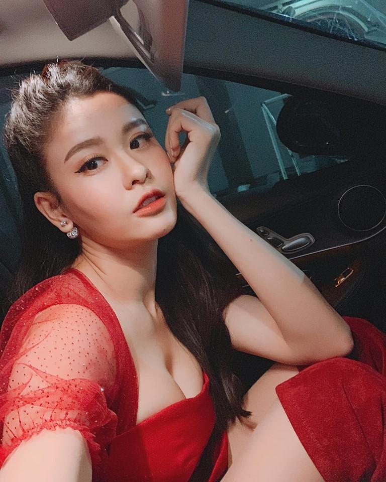 Khoe cơ thể sexy với bikini, Trương Quỳnh Anh bị dân mạng đồng loạt chê dáng ngồi vô duyên hết phần thiên hạ-6