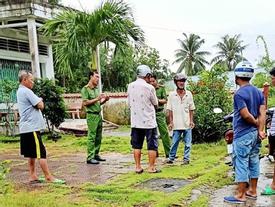 Thi thể bốc mùi hôi thối trong căn nhà khóa cửa Thi thể bốc mùi hôi thối trong căn nhà khóa cửa