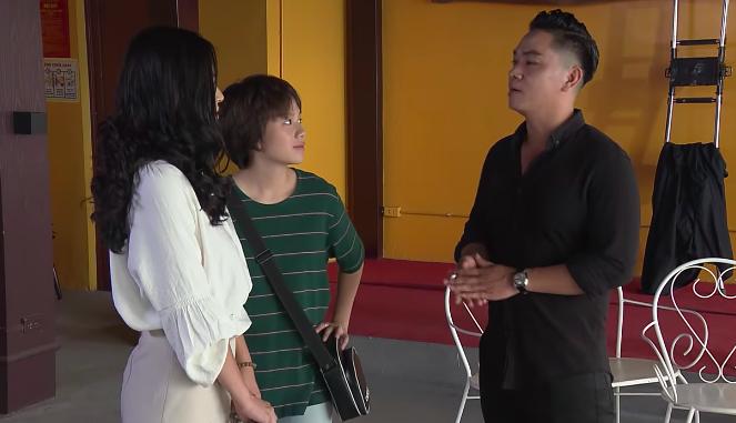 Ông Sơn bắt quả tang Vũ đang ôm ấp Nhã trong tập 69 Về Nhà Đi Con-2