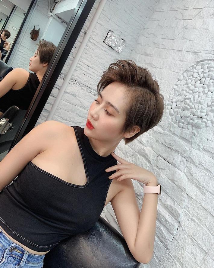 Hậu ly hôn, Huyền Lizzie cắt phăng mái tóc dài bánh bèo sang kiểu tóc siêu tém cực kỳ cá tính-3