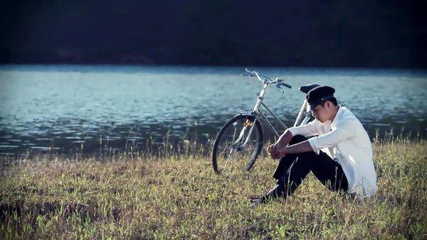 Liên Bỉnh Phát ngẫu hứng cover Tình yêu hoa gió, phản ứng của voi biển Trương Thế Vinh khiến các fan… đau tim-4