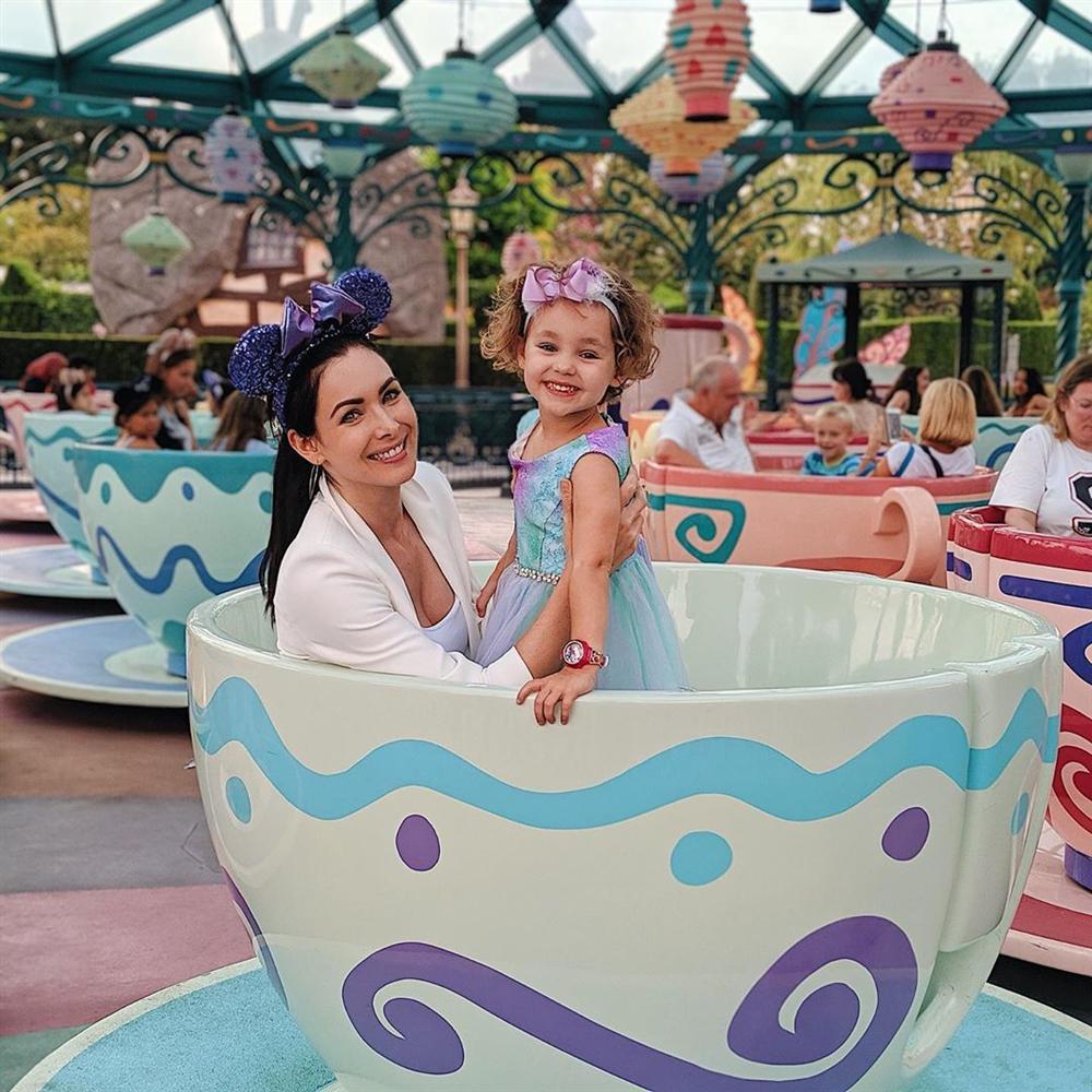 Bản tin Hoa hậu Hoàn vũ 19/7: Bà bầu Australia đẹp tựa nữ thần, chặt cả HHen Niê tới nguyên dàn mỹ nữ tuyệt sắc-3