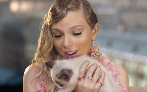 Những vụ đạo nhạc ồn ào thế giới: Từ gương mặt lão làng cho đến siêu sao thế hệ mới đều có mặt-8