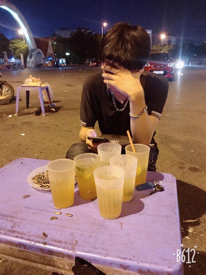 Thanh niên số nhọ bị người yêu chia tay vì gửi nhầm clip nóng của... cô lễ tân-2