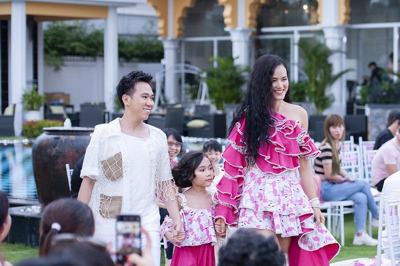 Nghệ sĩ hài Anh Đức bất ngờ mặc áo lưới, trình diễn thời trang với vai trò vedette-5