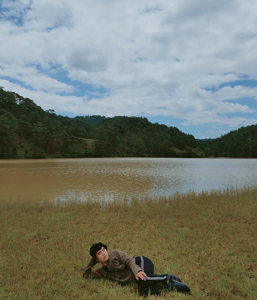 Thanh niên chơi trội chụp bộ ảnh vừa đi chơi vừa ngủ gật tại Đà Lạt không ngờ nhận cơn bão chia sẻ mạng xã hội-4