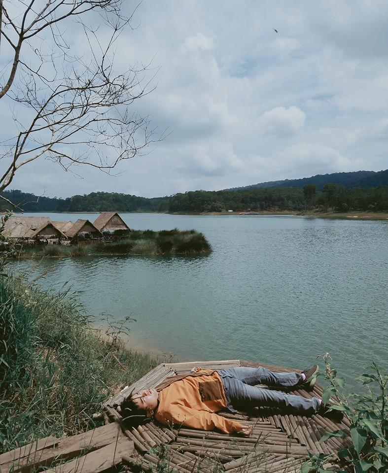 Thanh niên chơi trội chụp bộ ảnh vừa đi chơi vừa ngủ gật tại Đà Lạt không ngờ nhận cơn bão chia sẻ mạng xã hội-5