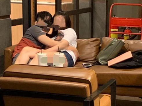 Ngồi xe khách gác chân lên đầu người lớn tuổi, nam thanh niên bị dọa bẻ gãy chân vì hành vi phản cảm-3