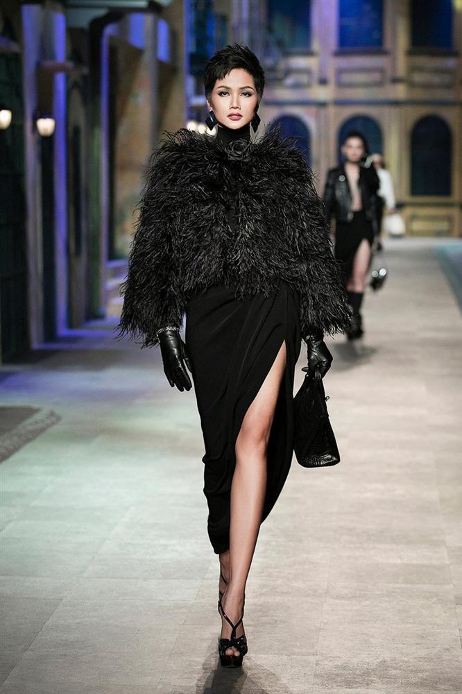 Sau đại chiến Miss Universe 2018, HHen Niê và top 5 người đẹp nhất bây giờ ra sao?-16