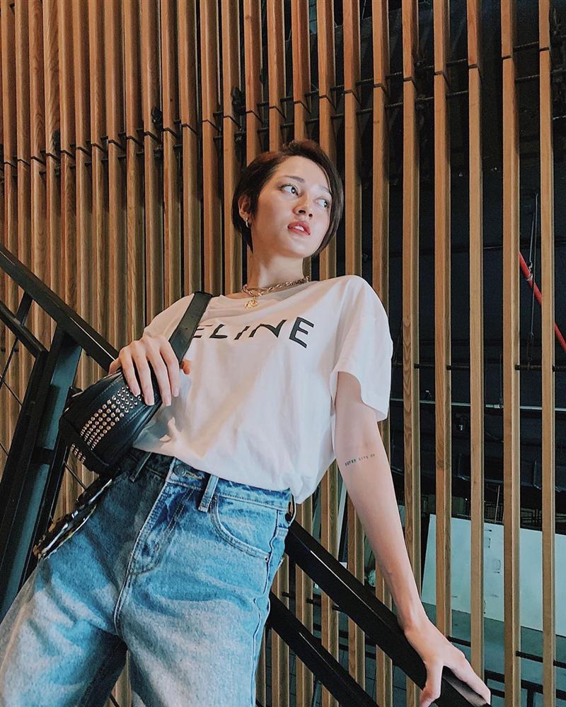 Angela Phương Trinh ăn mặc giản dị, thanh tịnh theo đuổi những khóa tu-2