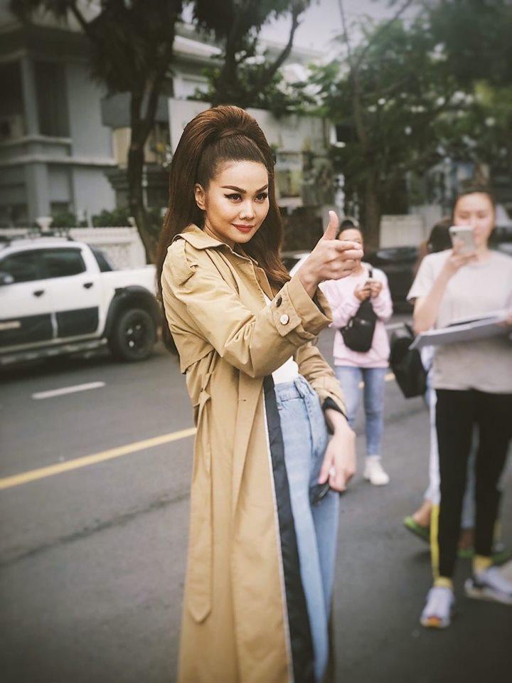 Angela Phương Trinh ăn mặc giản dị, thanh tịnh theo đuổi những khóa tu-8