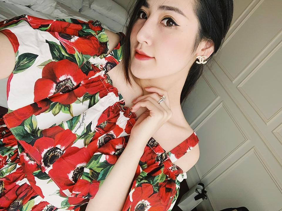 Angela Phương Trinh ăn mặc giản dị, thanh tịnh theo đuổi những khóa tu-10